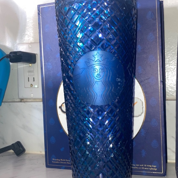 Starbucks cups - Picture 10 of 10